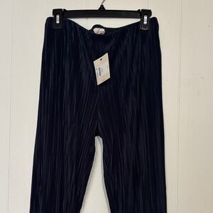 NWOT Calvin Klein Women's Navy Pleated Pants